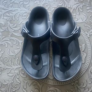 Birkenstock Gizeh Waterproof Sandal in Black